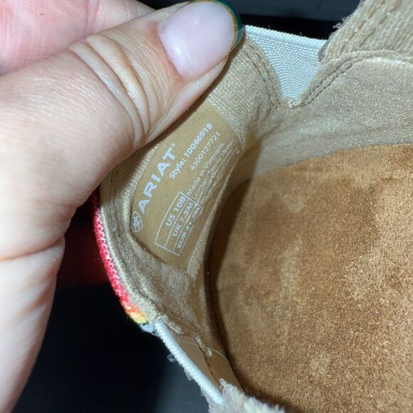 NWT- Ariat- Cruiser slip on shoe- ROSE GOLD/ ARROW PRINT- Size 10 - Picture 9 of 9